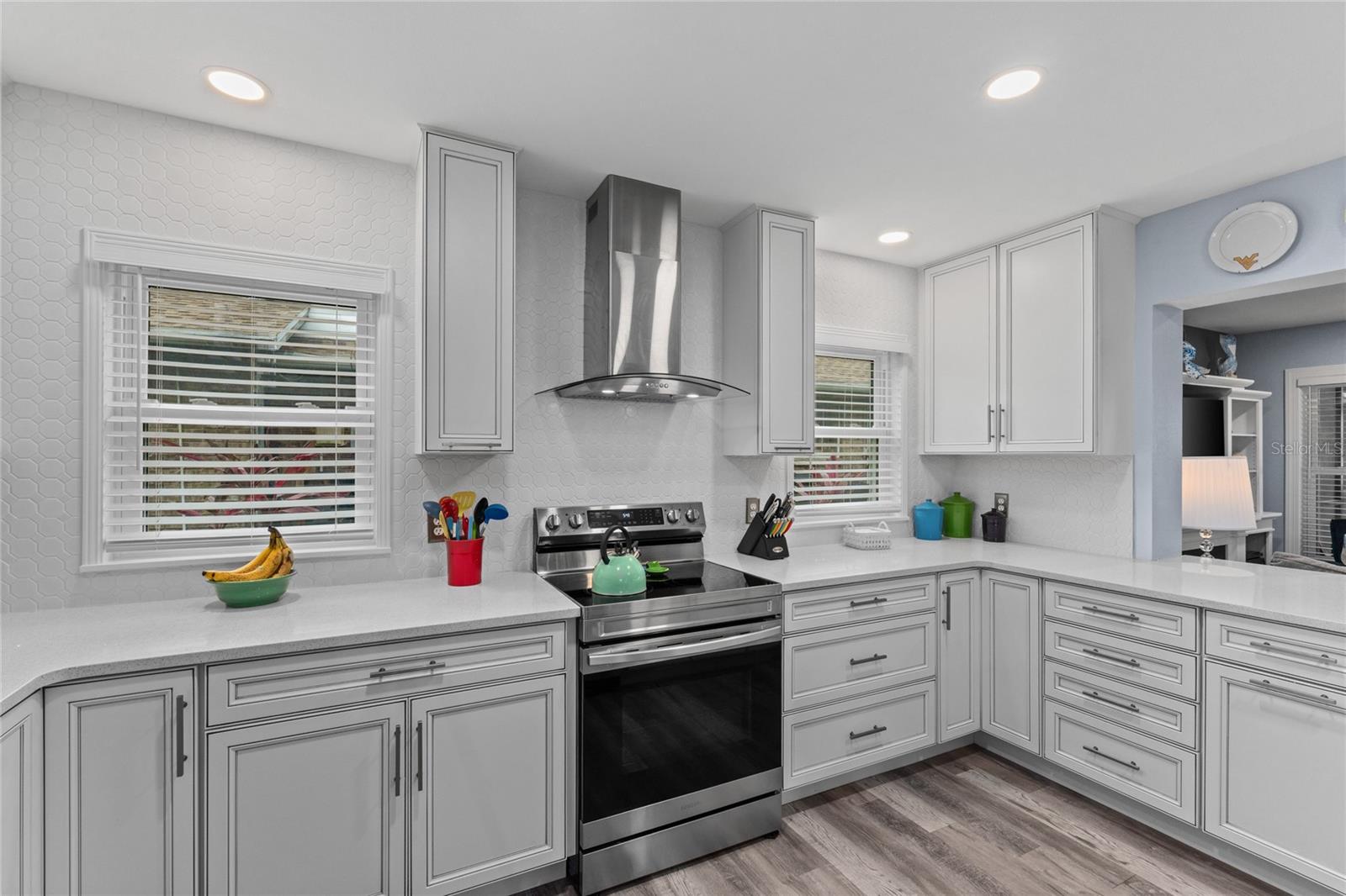 Listing photo id 26 for 297 Lakeview Drive