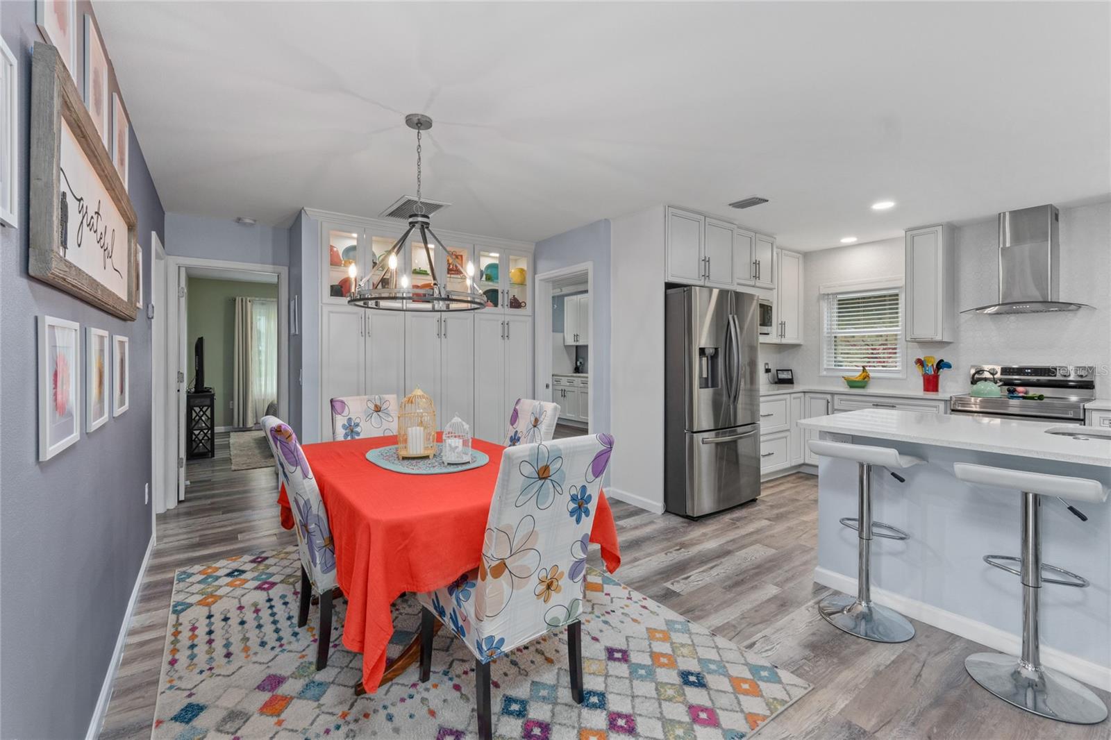 Listing photo id 33 for 297 Lakeview Drive