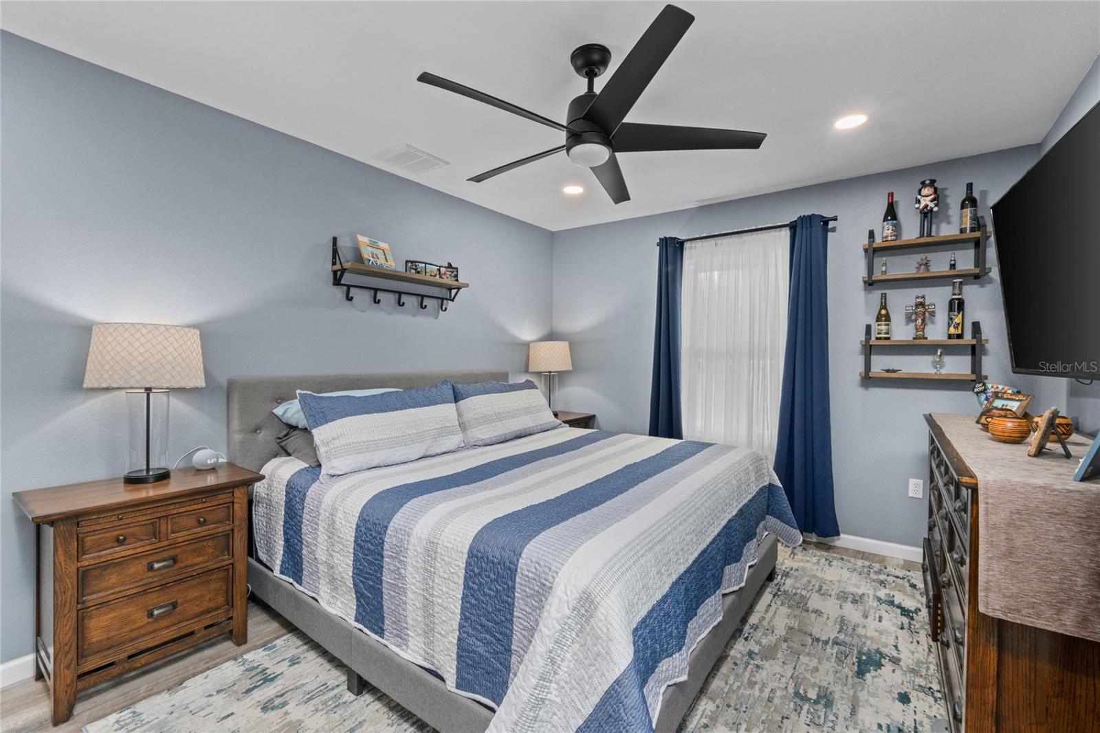 Listing photo id 40 for 297 Lakeview Drive