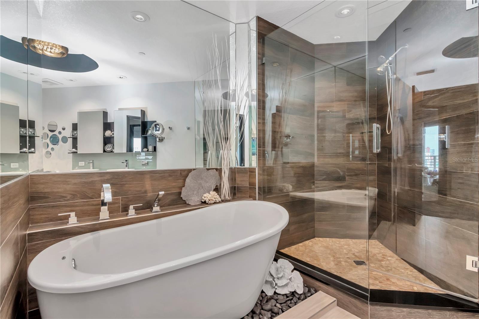 Image 25 of 38 For 449 12th Street 1006