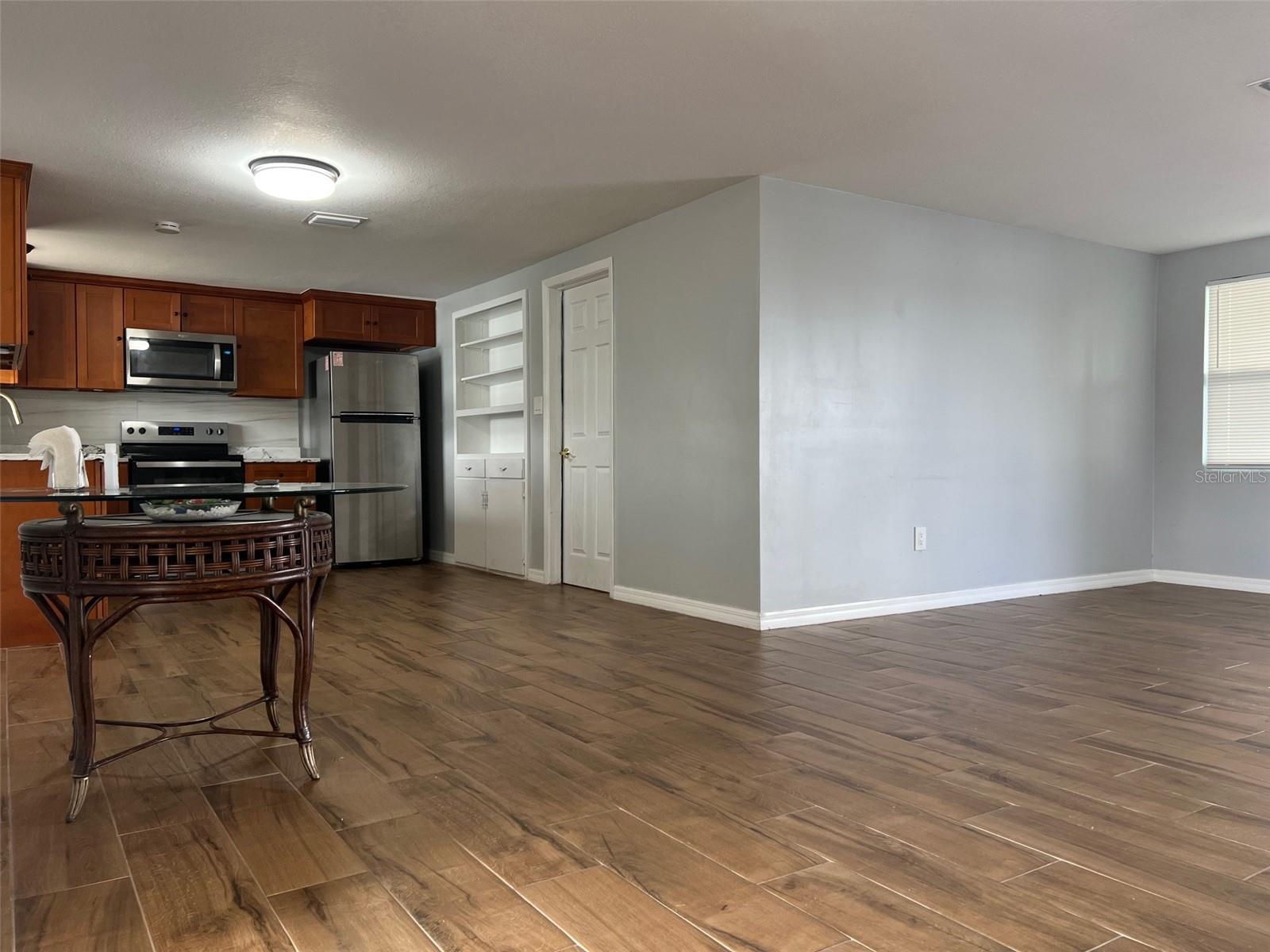 Image 5 of 24 For 5046 Victoria Lane