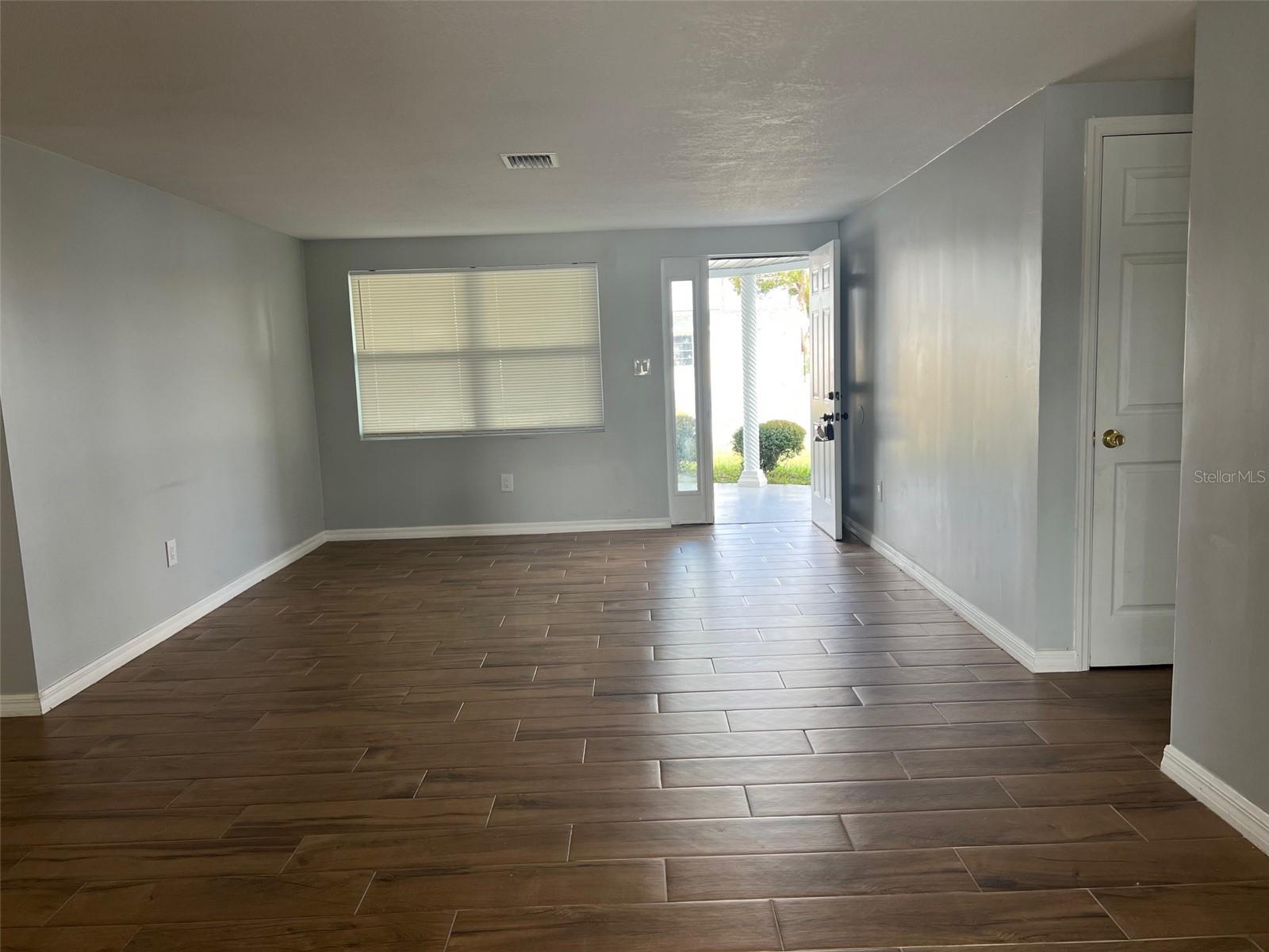 Image 8 of 24 For 5046 Victoria Lane