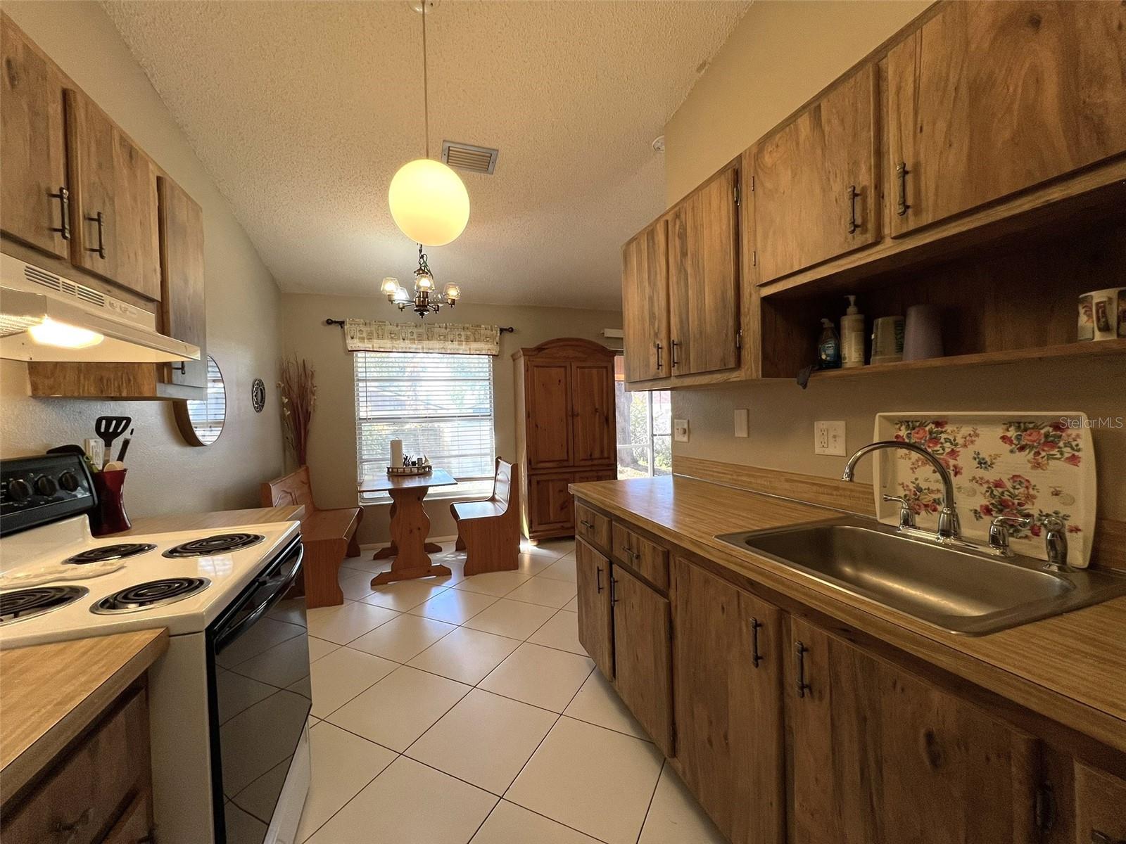 Image 10 of 46 For 7715 Willow Park Drive