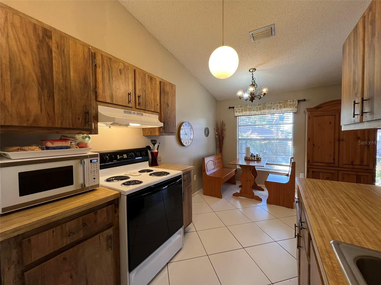 Image 11 of 46 For 7715 Willow Park Drive