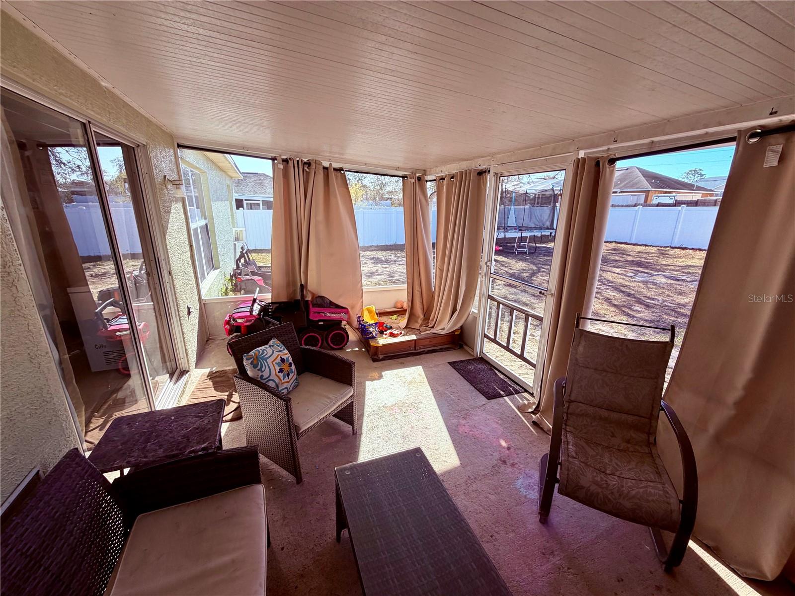 Image 17 of 23 For 12084 Rockford Street