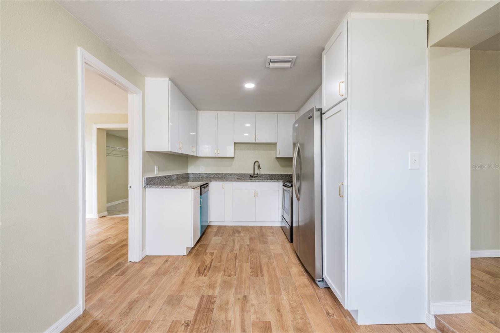 Image 12 of 40 For 5312 Dartmouth Road