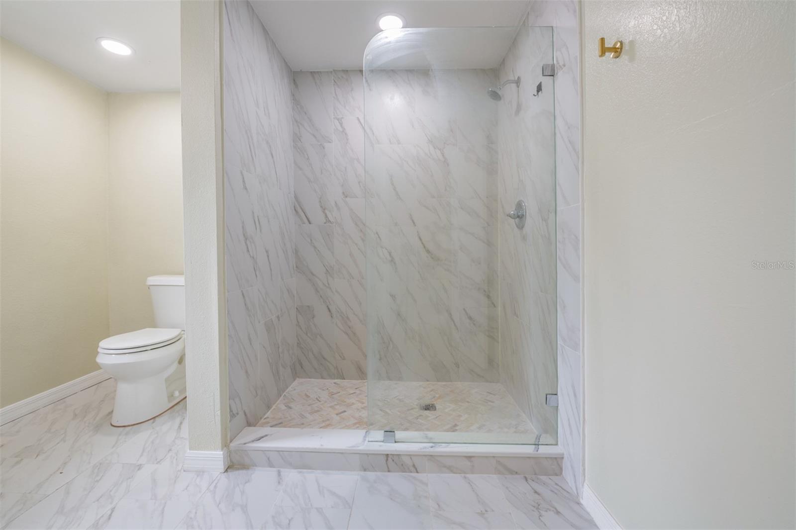 Image 20 of 40 For 5312 Dartmouth Road