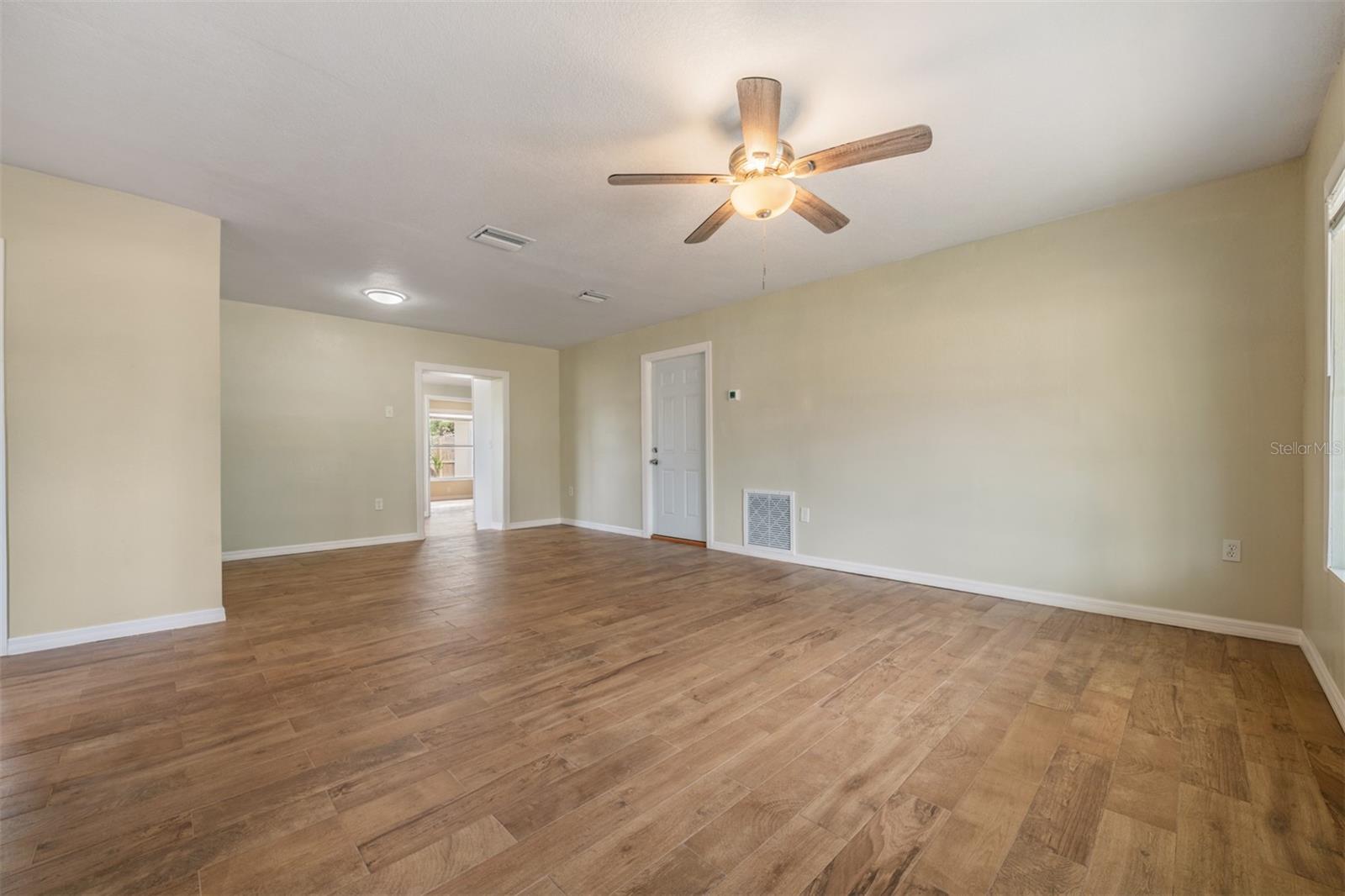 Image 4 of 40 For 5312 Dartmouth Road