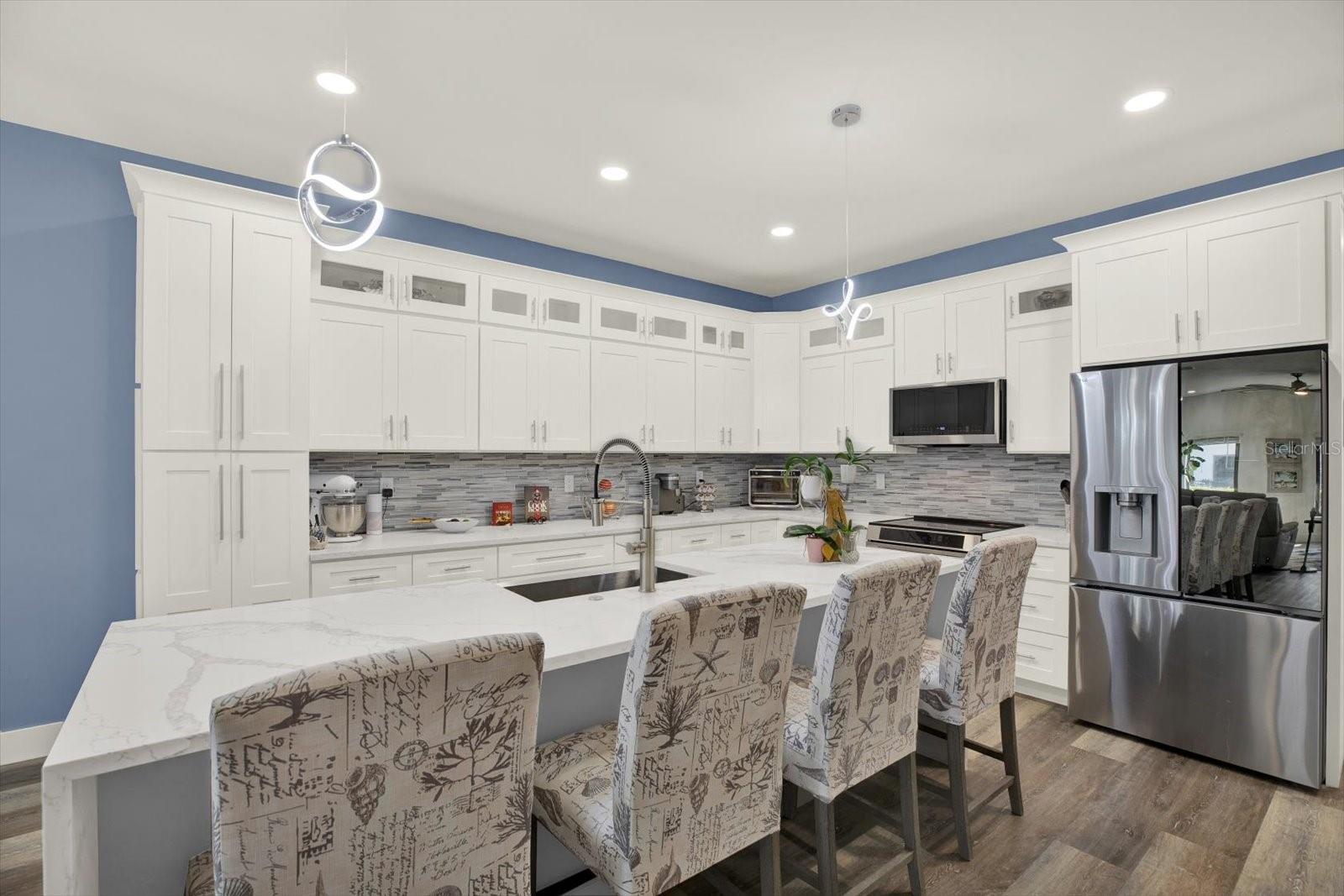 Listing photo id 12 for 6203 64th Way N