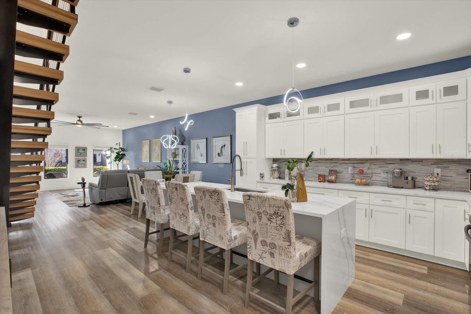 Listing photo id 13 for 6203 64th Way N