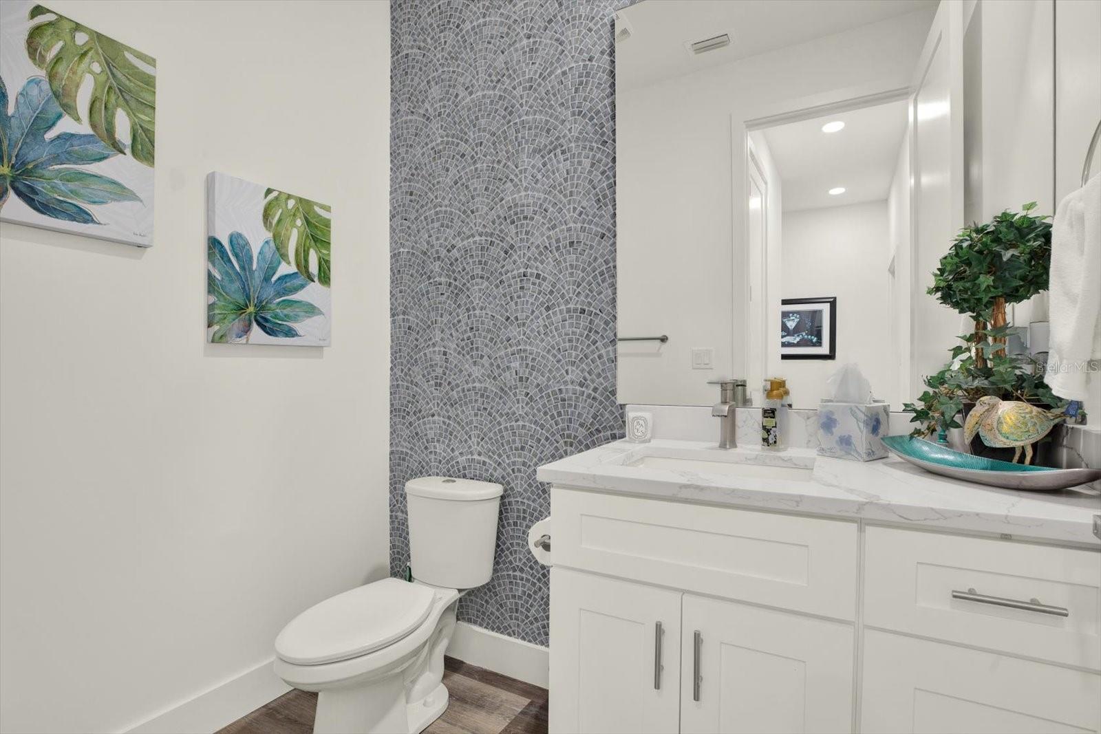 Listing photo id 16 for 6203 64th Way N