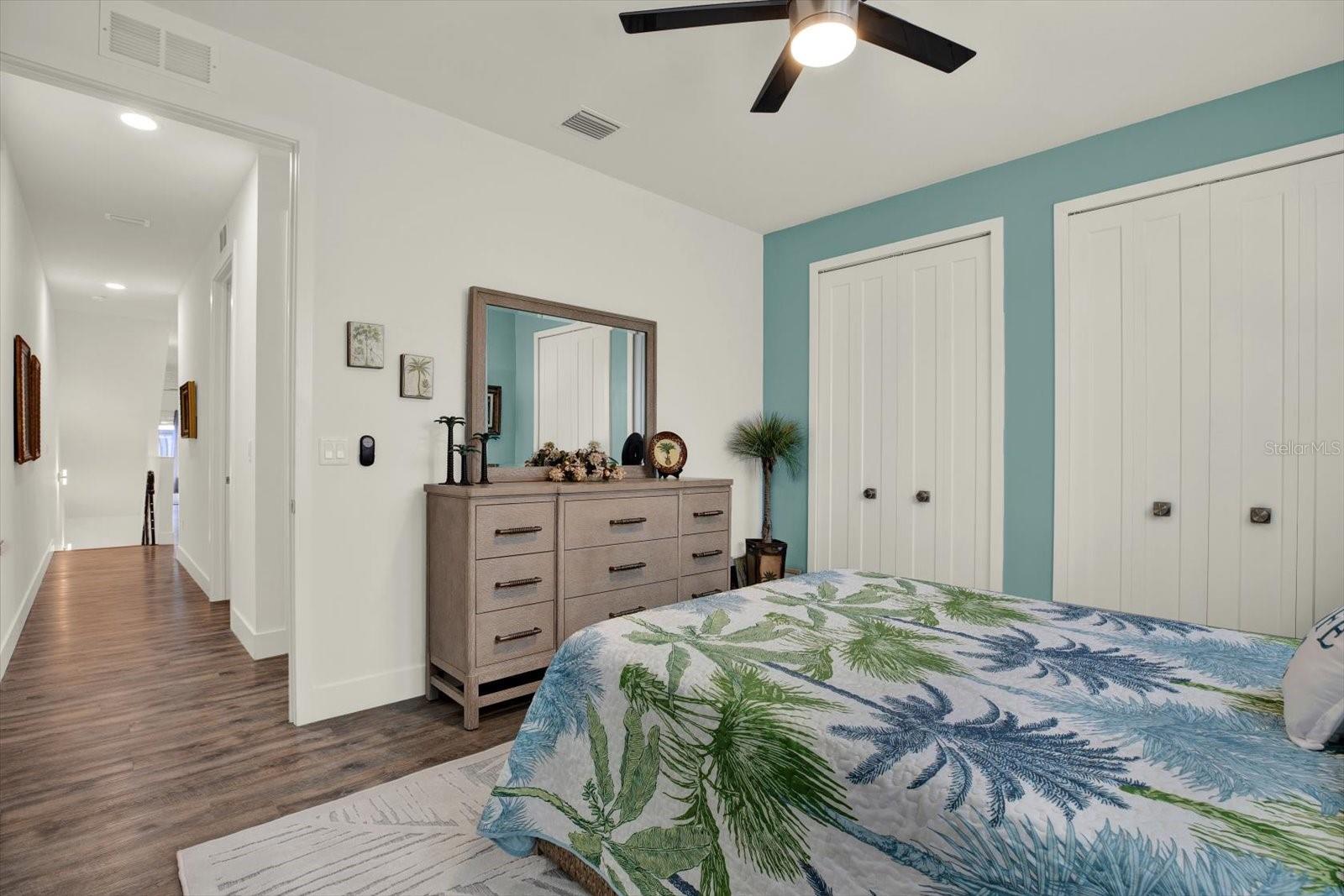 Listing photo id 19 for 6203 64th Way N