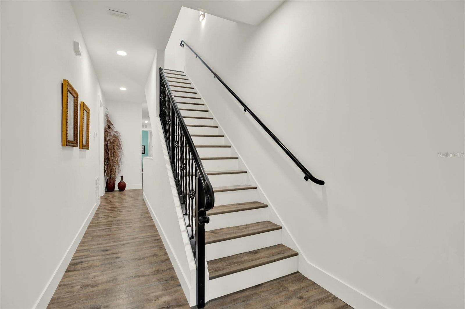 Listing photo id 32 for 6203 64th Way N