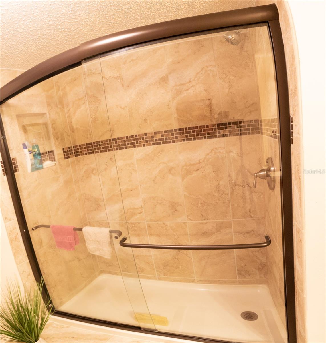 Image 22 of 37 For 5980 Shore Boulevard S 707