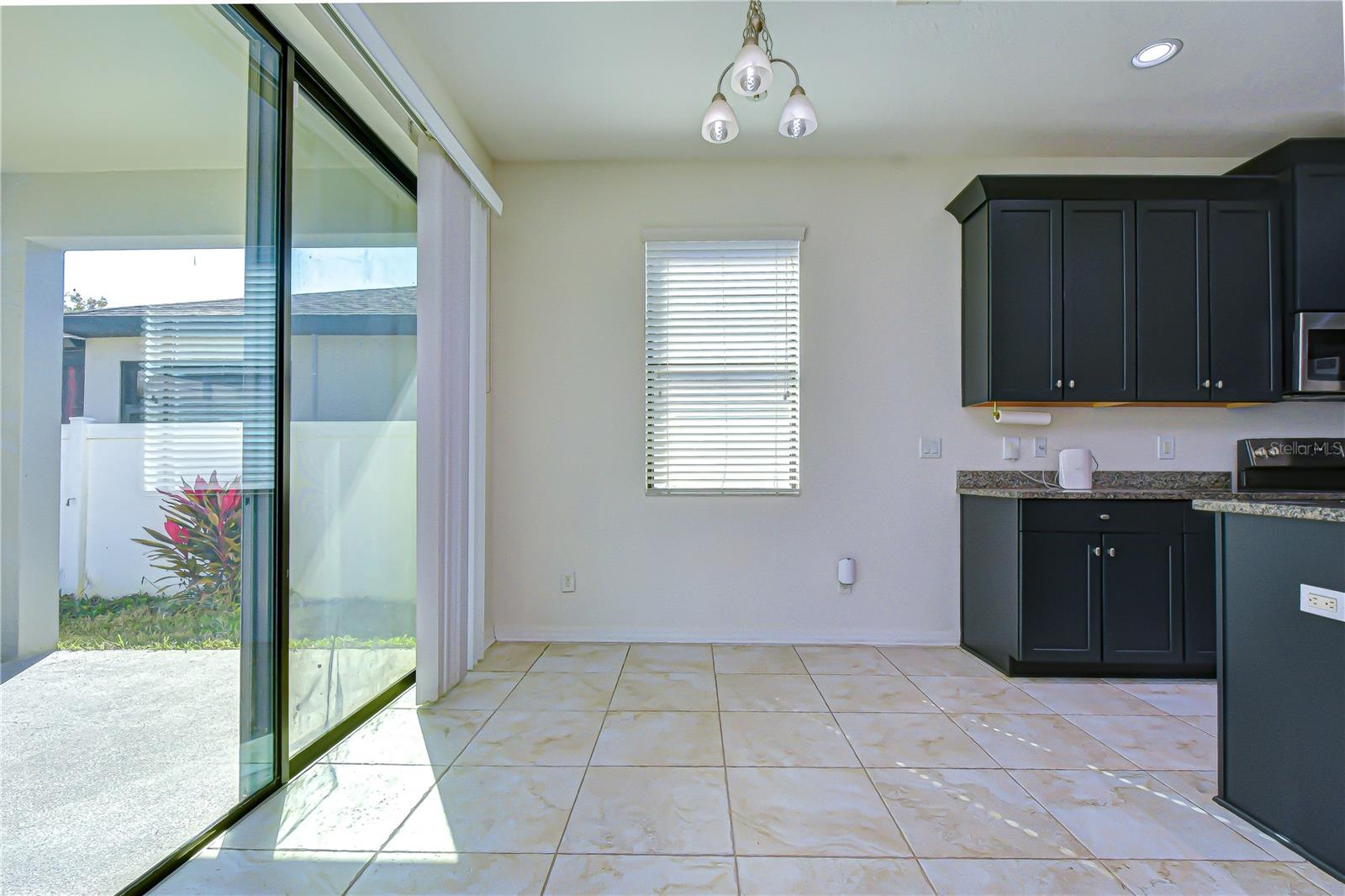 Listing photo id 9 for 4736 Woods Landing Lane