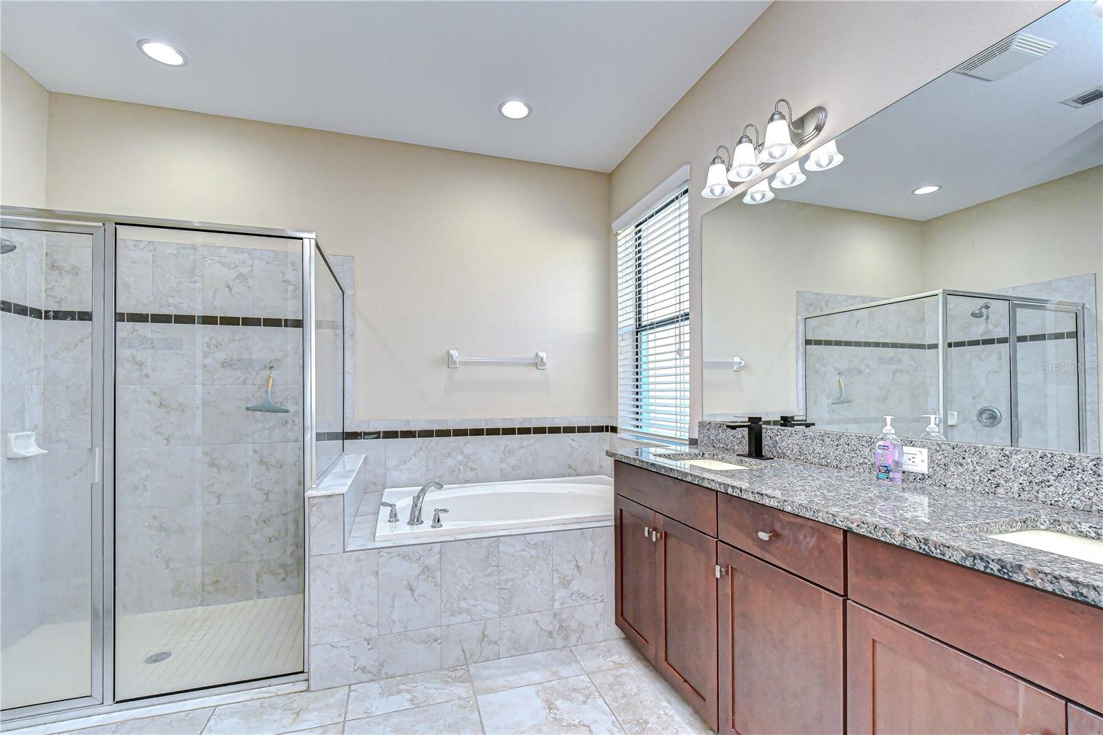 Listing photo id 16 for 4736 Woods Landing Lane