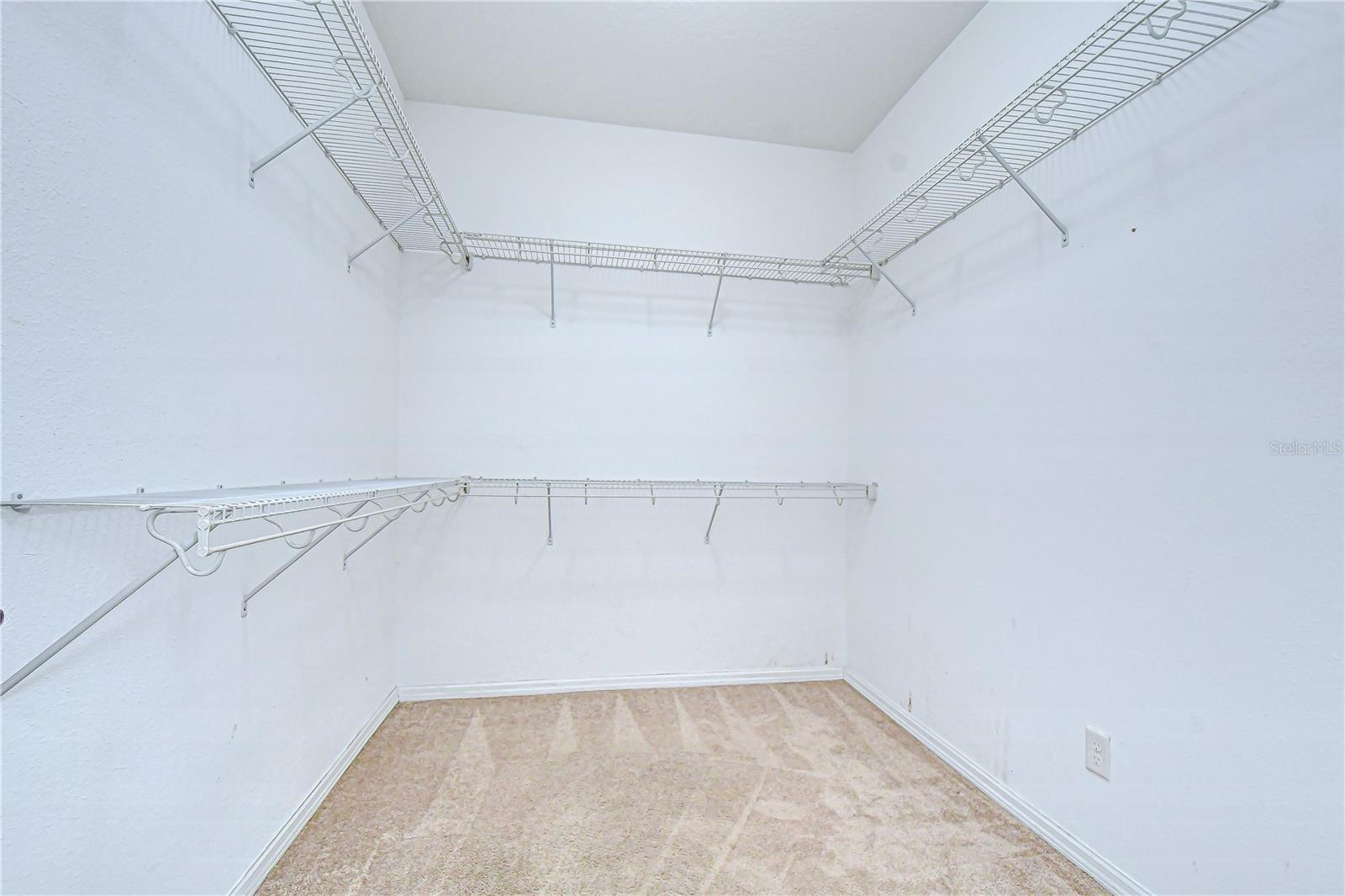 Listing photo id 18 for 4736 Woods Landing Lane