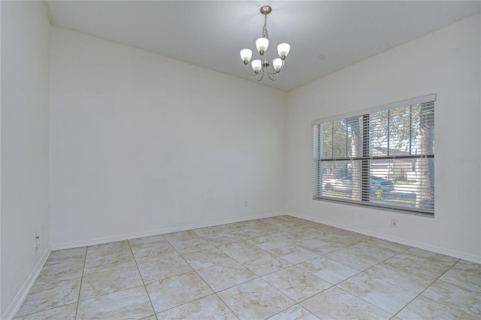 Listing photo id 4 for 4736 Woods Landing Lane