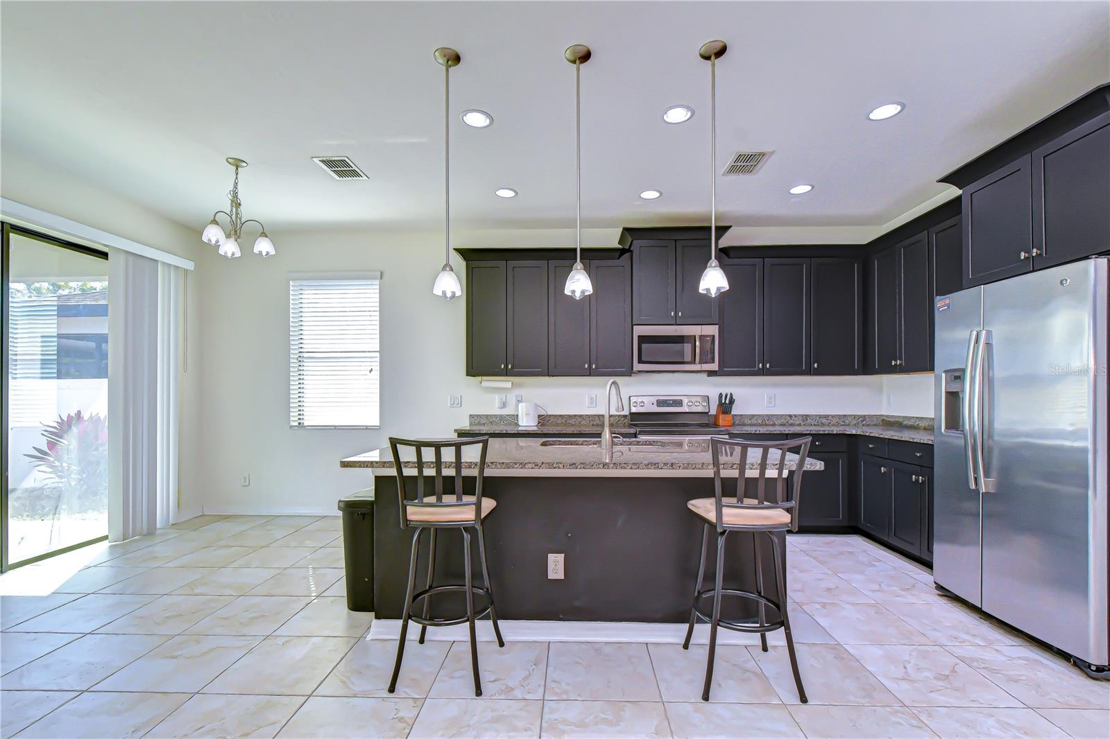 Listing photo id 6 for 4736 Woods Landing Lane