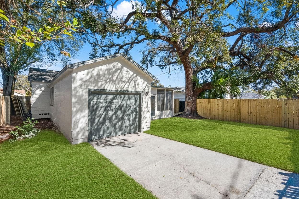 Listing photo id 23 for 4650 Emerson Avenue S