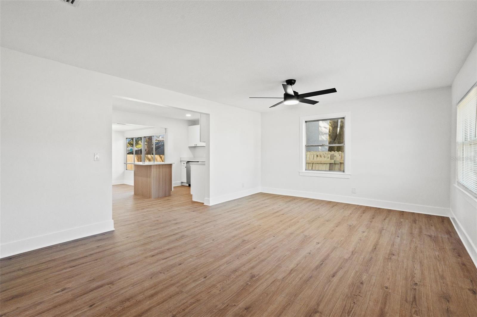 Listing photo id 1 for 4650 Emerson Avenue S