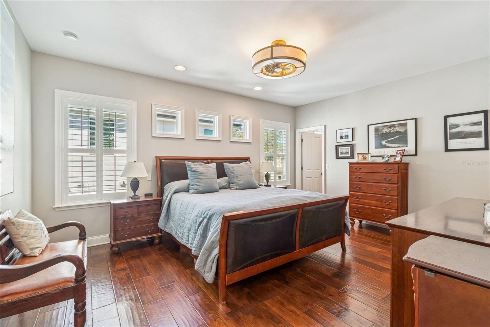 Listing photo id 27 for 2907 Hawthorne Road