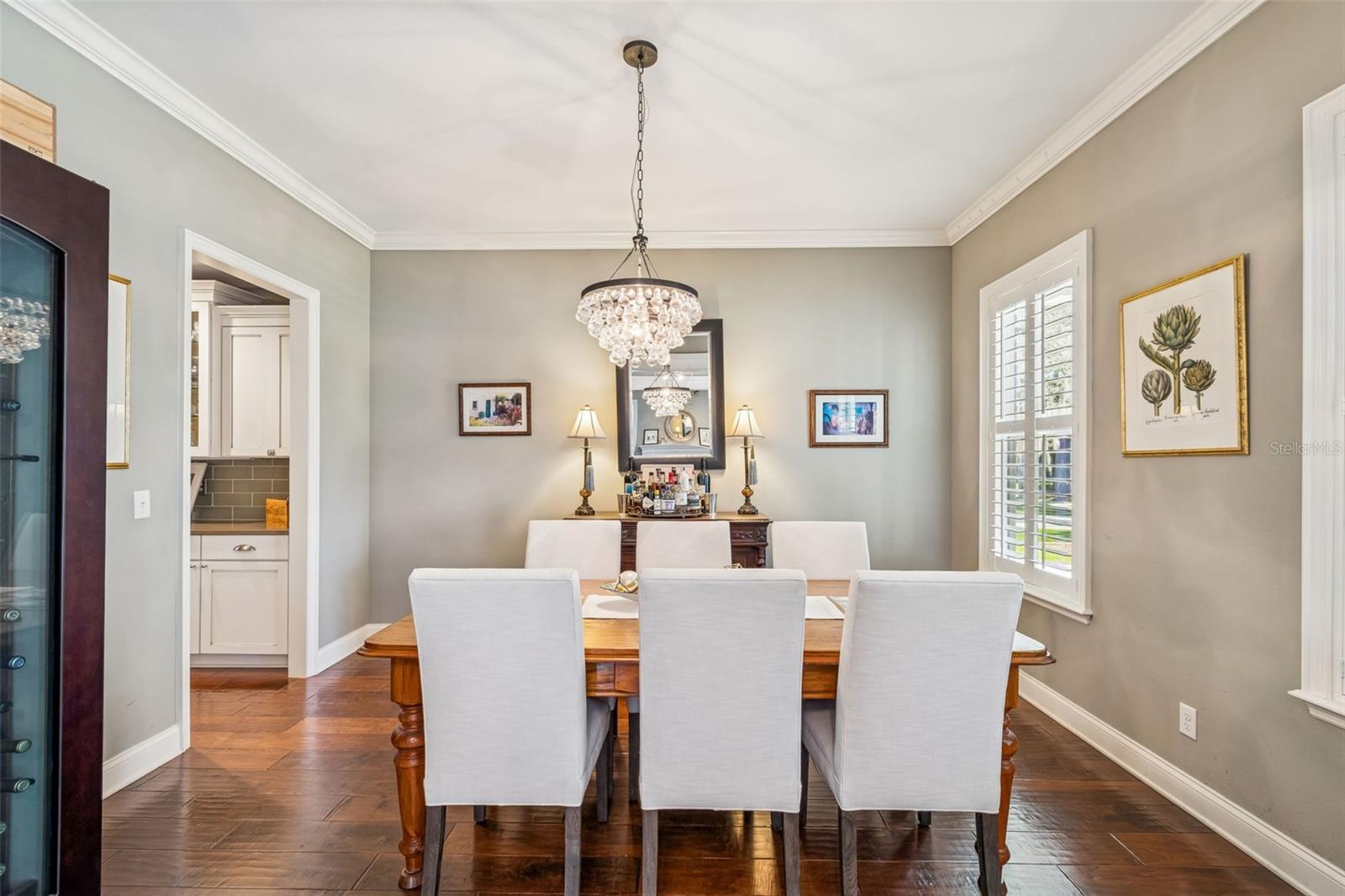 Listing photo id 1 for 2907 Hawthorne Road