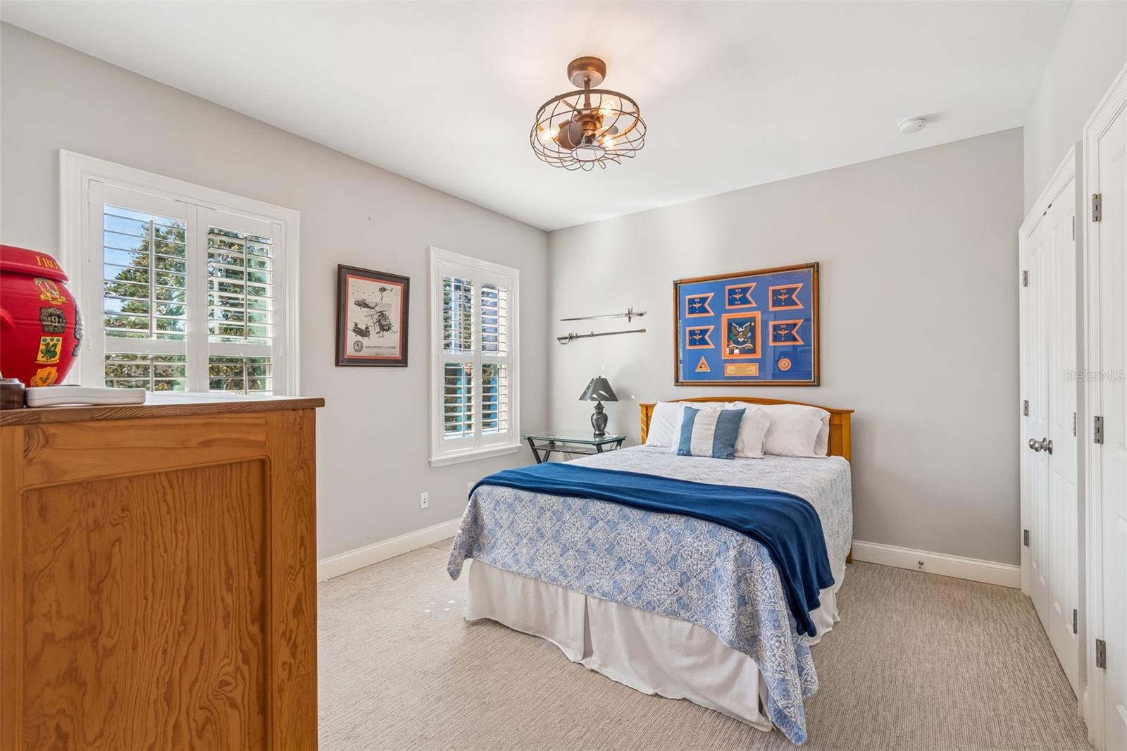 Listing photo id 32 for 2907 Hawthorne Road