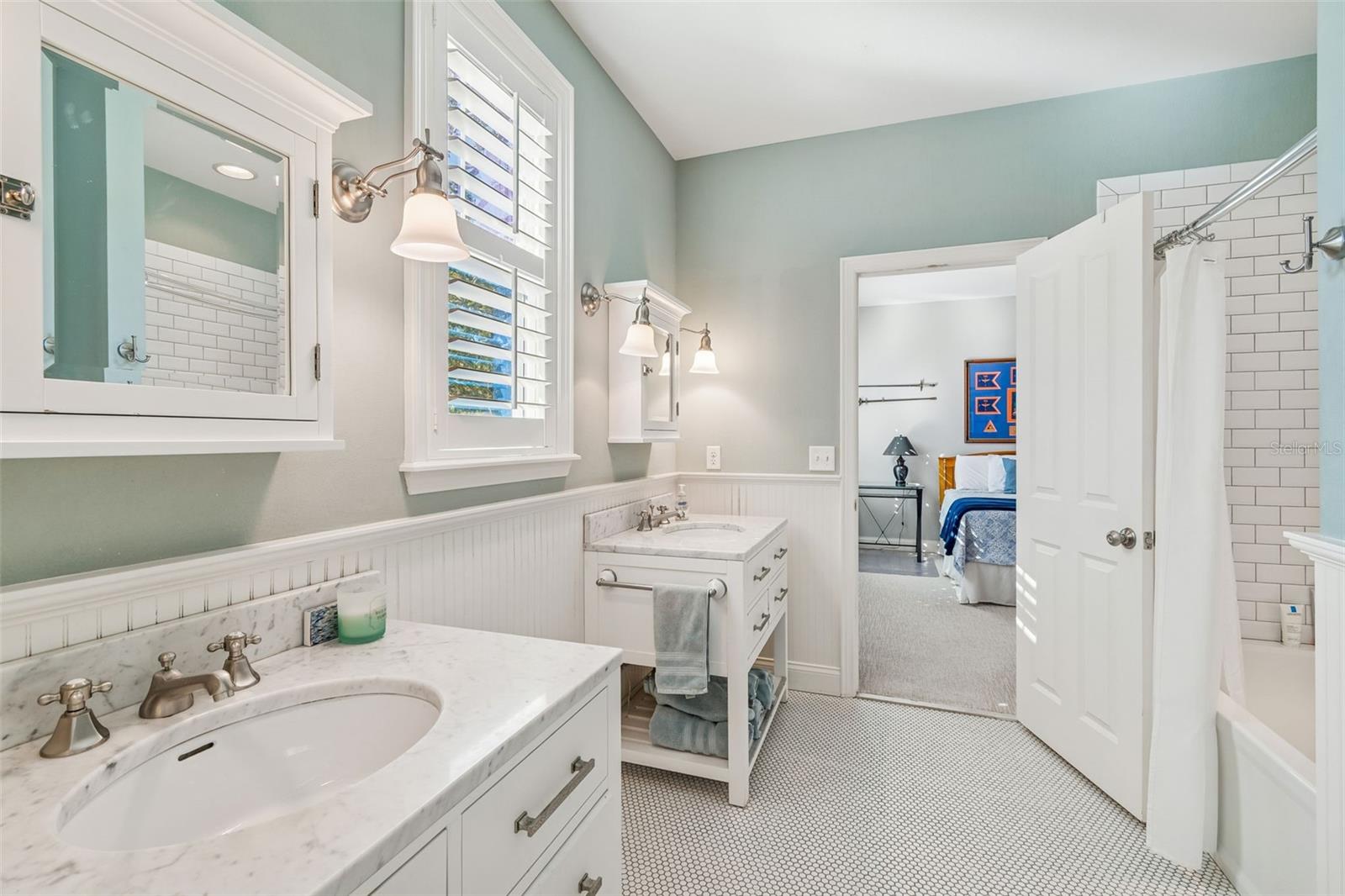 Listing photo id 34 for 2907 Hawthorne Road