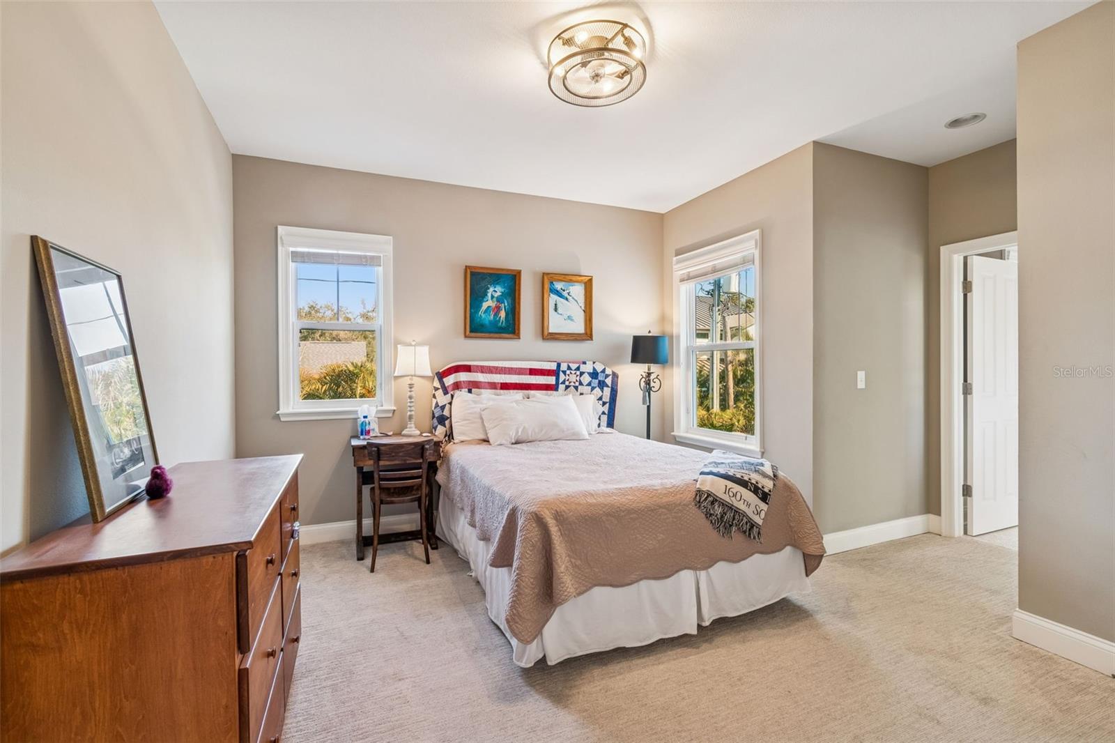 Listing photo id 39 for 2907 Hawthorne Road