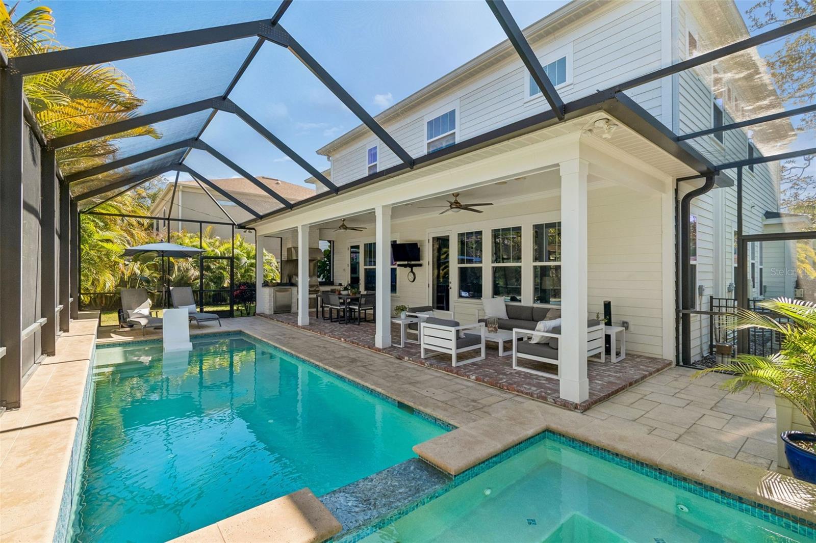 Listing photo id 54 for 2907 Hawthorne Road