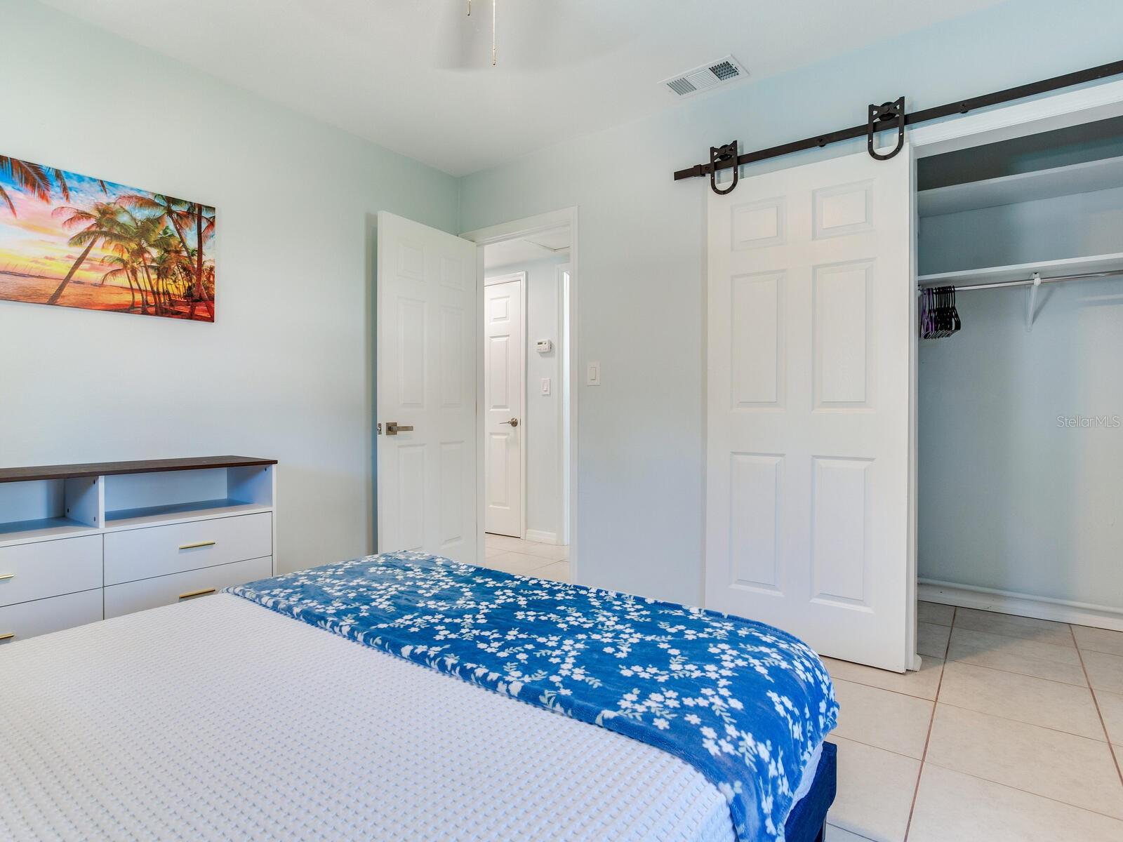 Listing photo id 19 for 230 144th Avenue