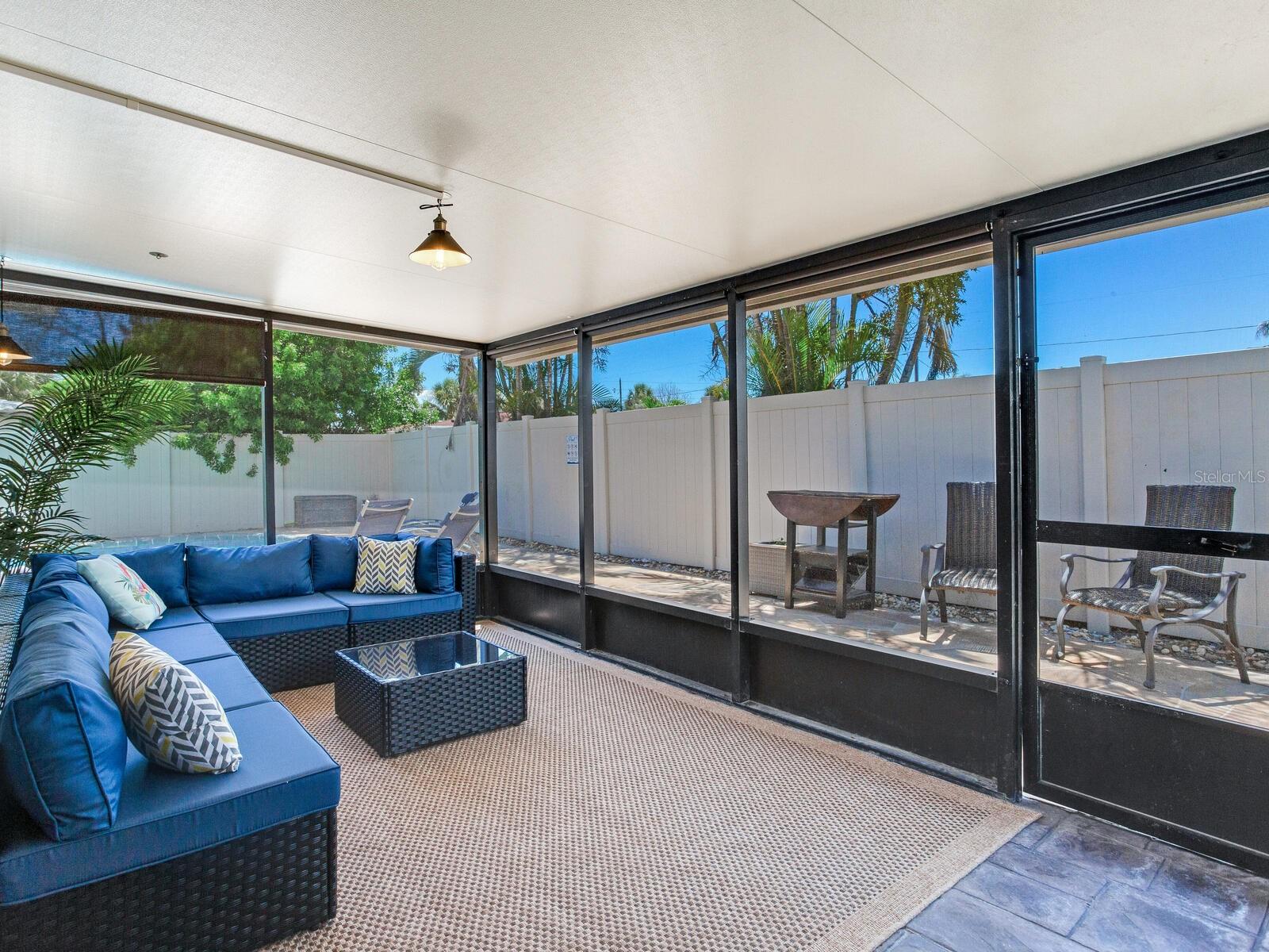 Listing photo id 25 for 230 144th Avenue