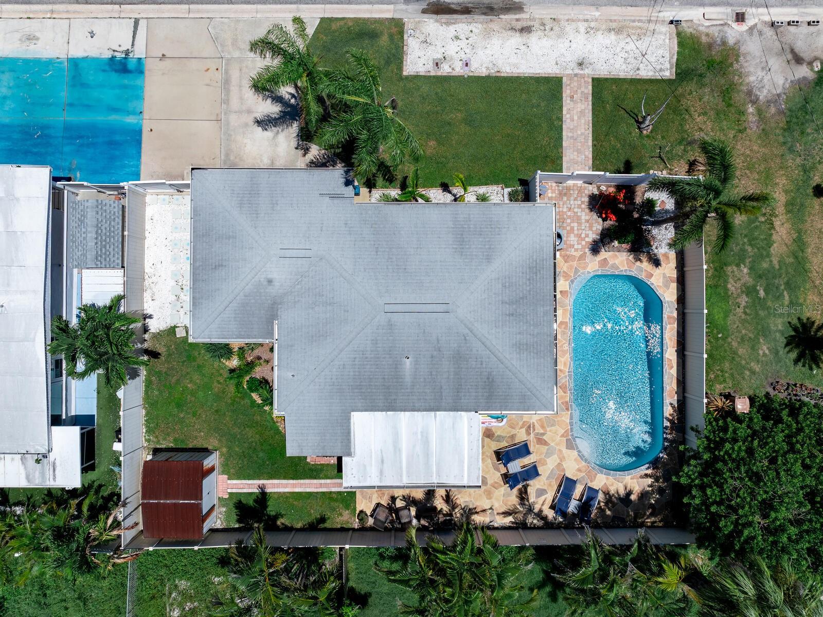 Listing photo id 31 for 230 144th Avenue