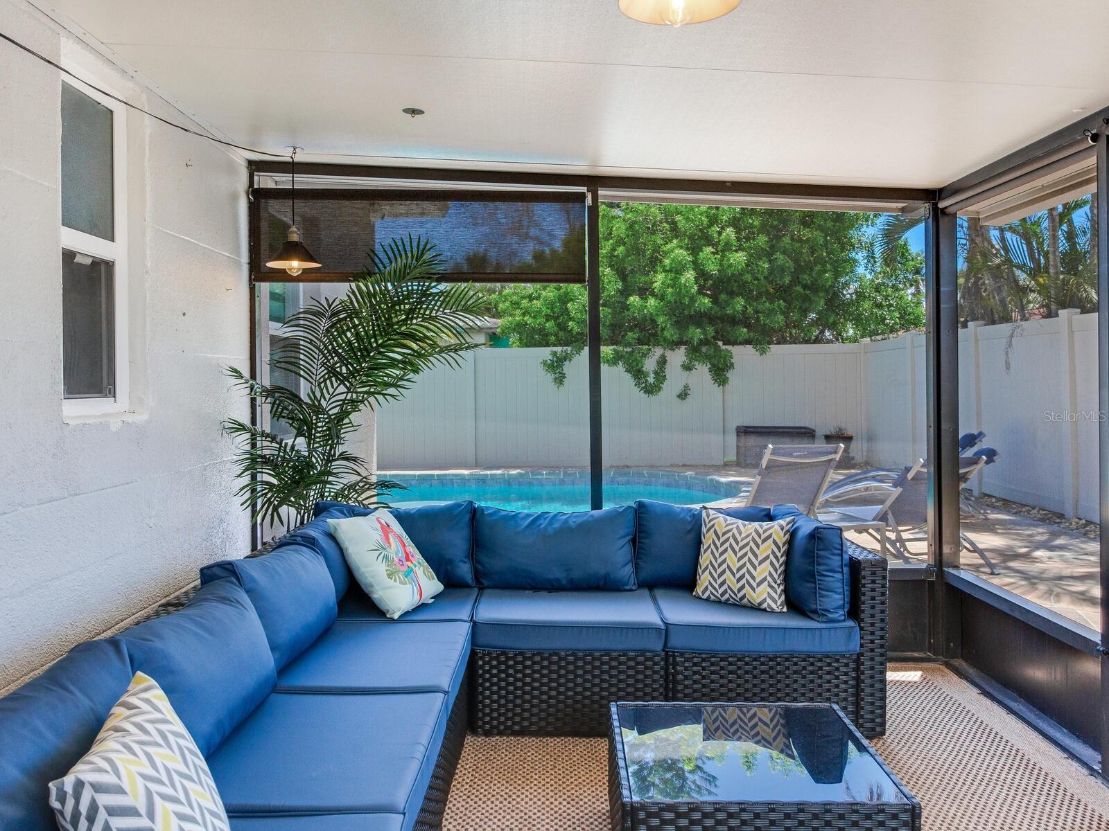 Listing photo id 3 for 230 144th Avenue