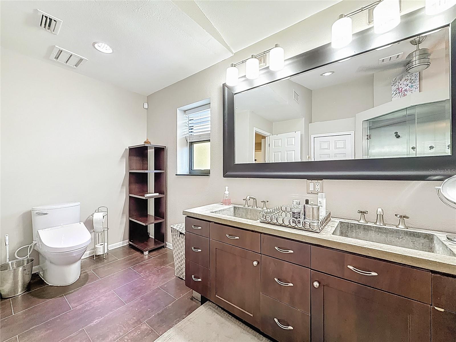 Image 19 of 86 For 50 Willowood Lane