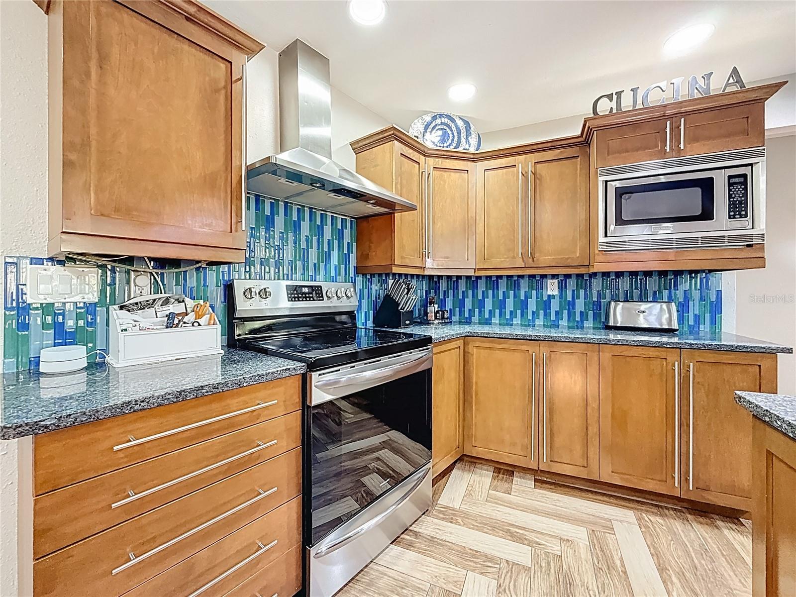 Image 41 of 86 For 50 Willowood Lane