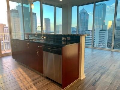 Image 11 of 44 For 777 Ashley Drive 1414