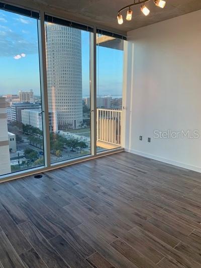 Image 14 of 44 For 777 Ashley Drive 1414