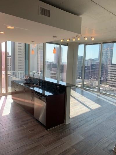 Image 28 of 44 For 777 Ashley Drive 1414