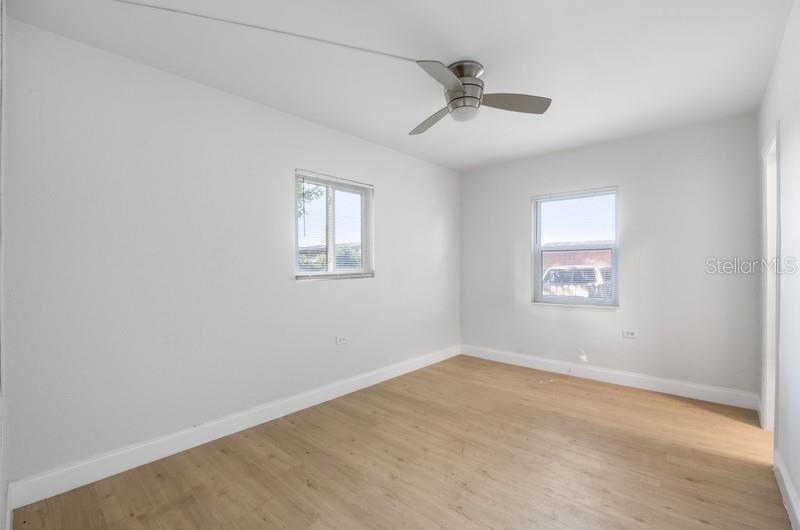 Image 7 of 8 For 1429 Laura Street