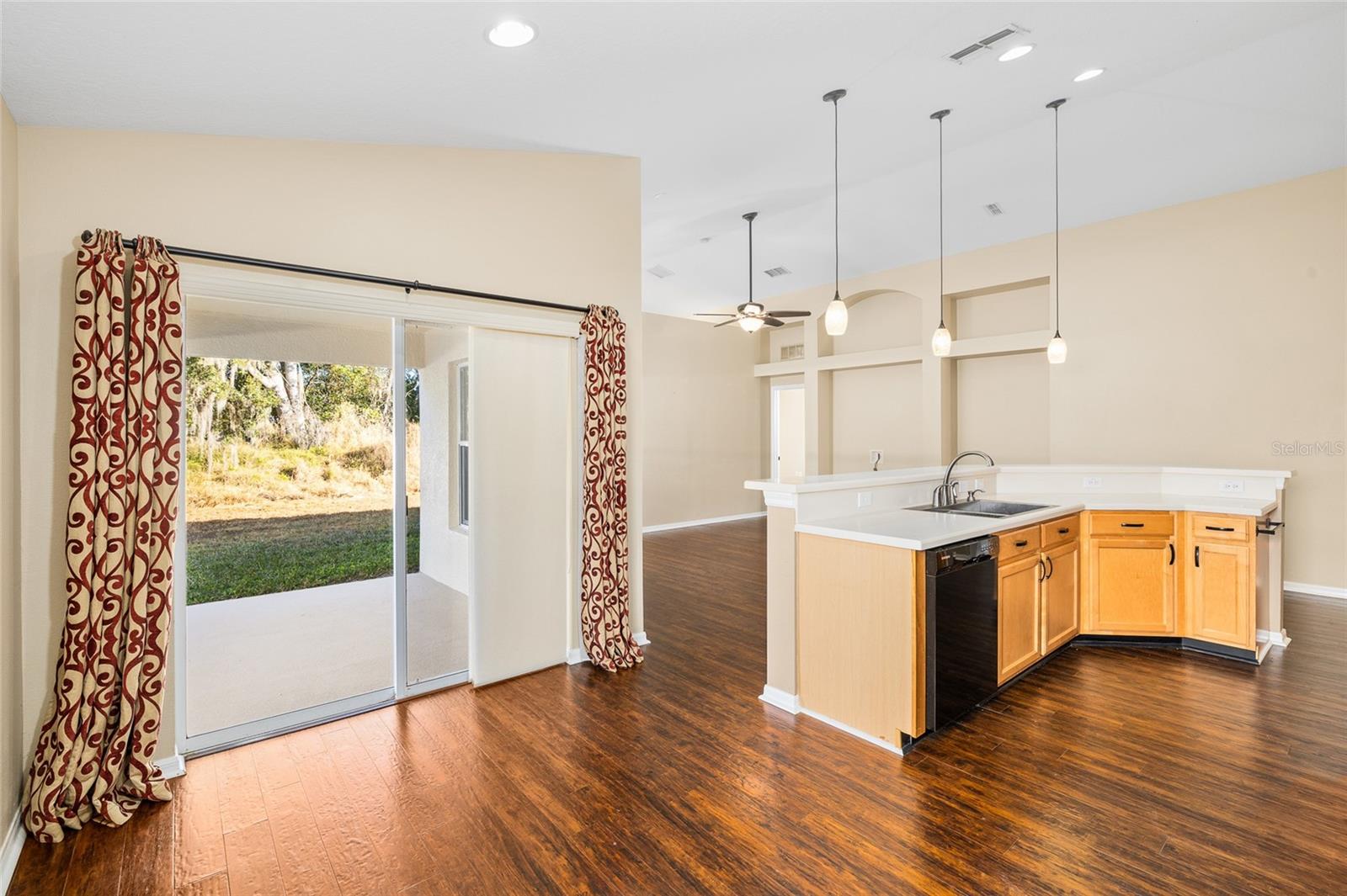 Image 12 of 53 For 23851 Hastings Way