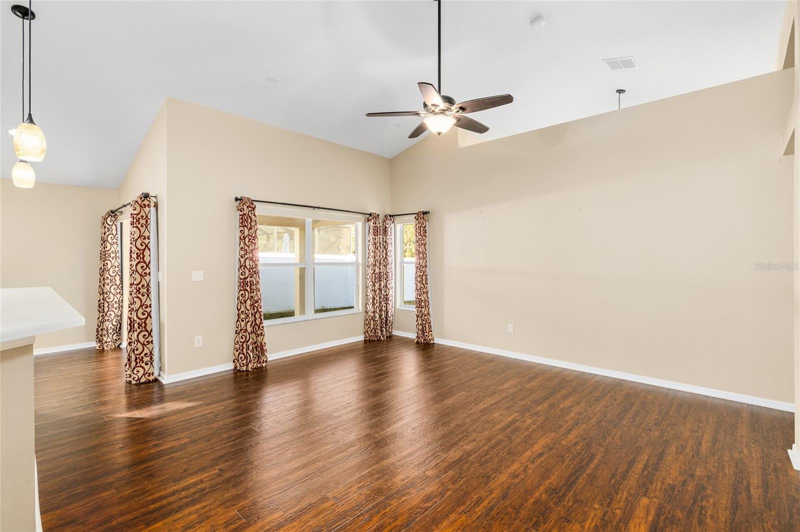 Image 16 of 53 For 23851 Hastings Way