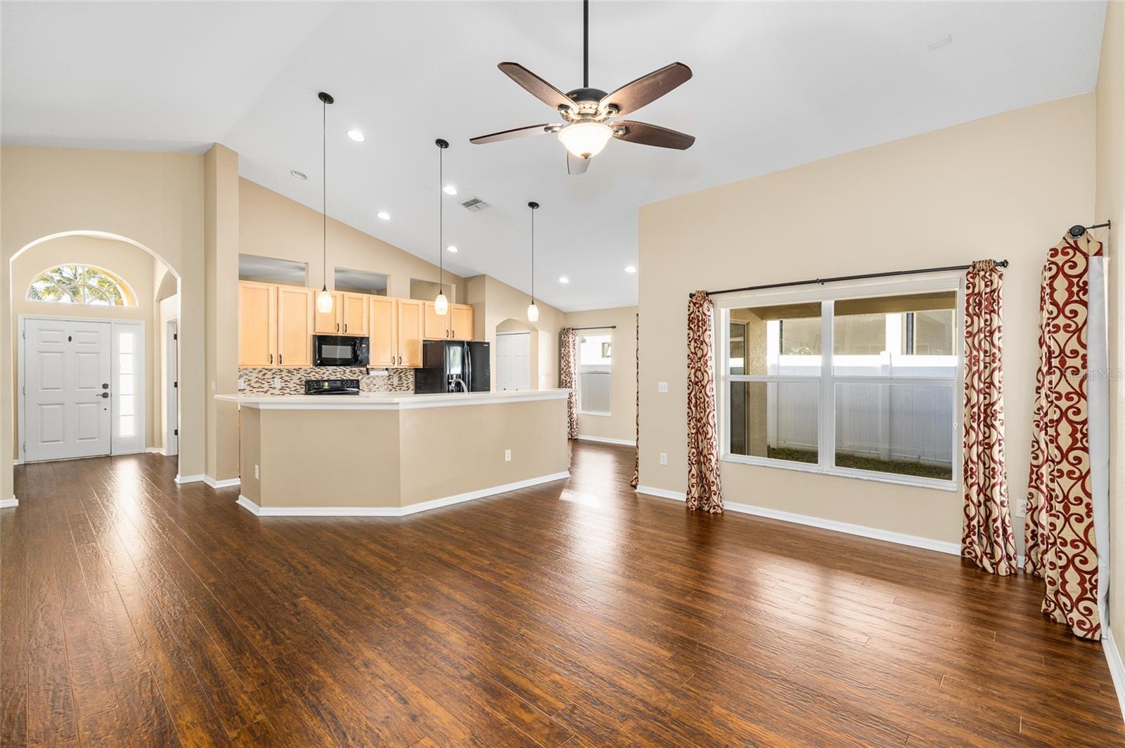 Image 17 of 53 For 23851 Hastings Way