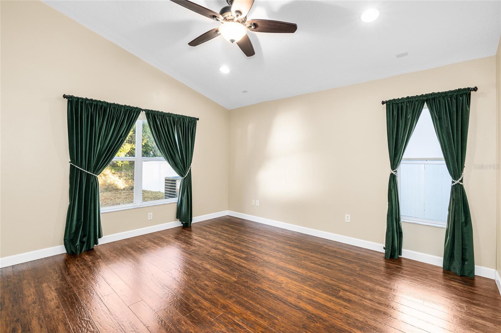 Image 19 of 53 For 23851 Hastings Way