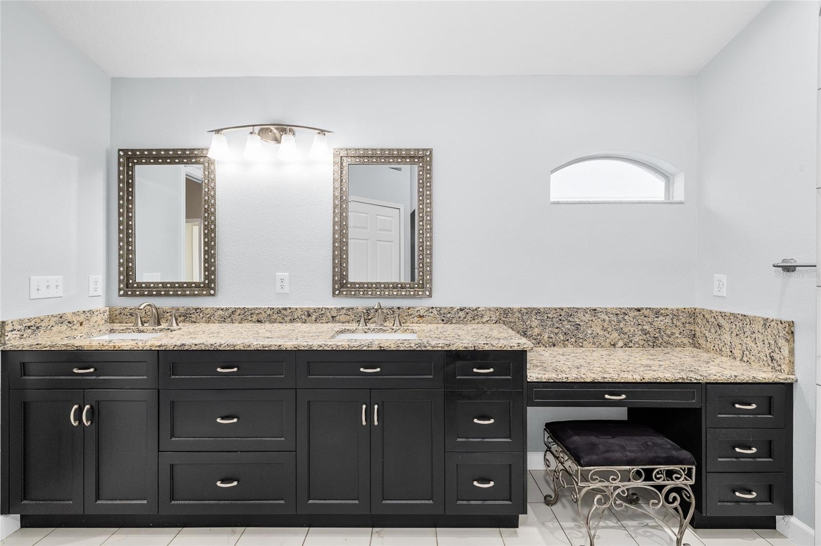 Image 23 of 53 For 23851 Hastings Way