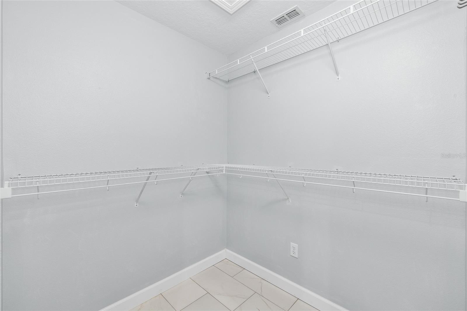 Image 25 of 53 For 23851 Hastings Way