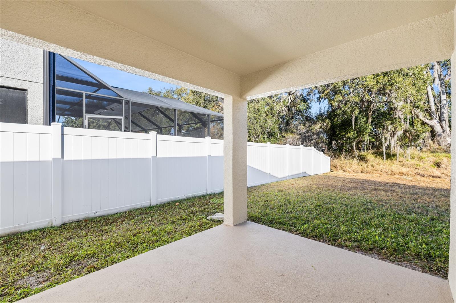 Image 32 of 53 For 23851 Hastings Way