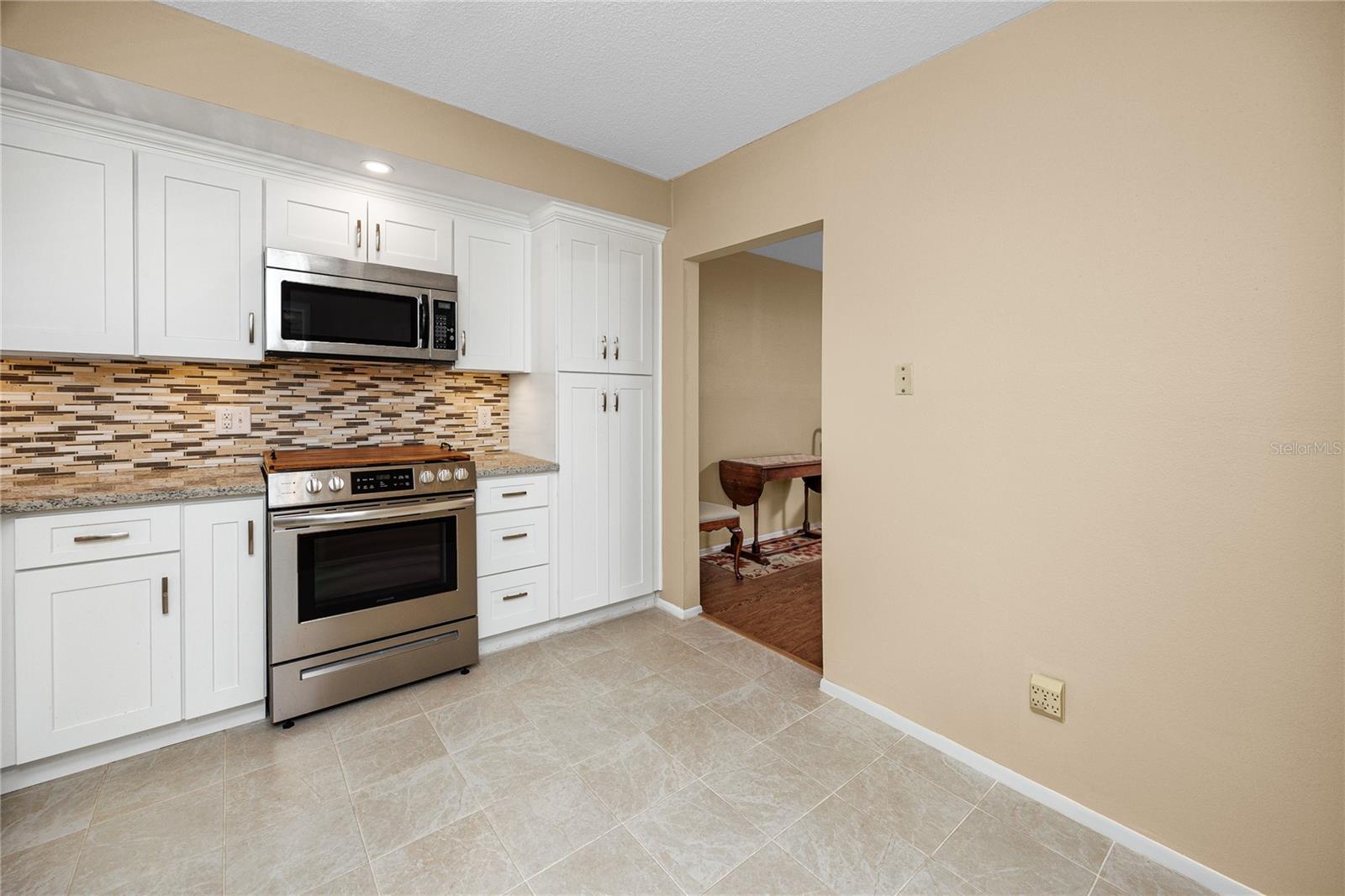 Image 12 of 54 For 2440 World Parkway Boulevard 38