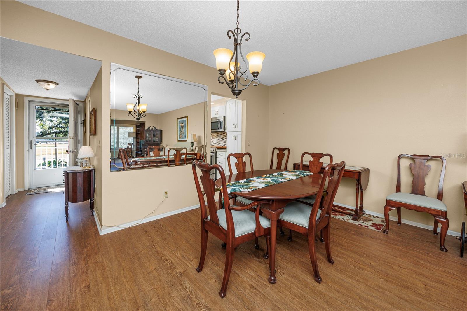 Image 15 of 54 For 2440 World Parkway Boulevard 38